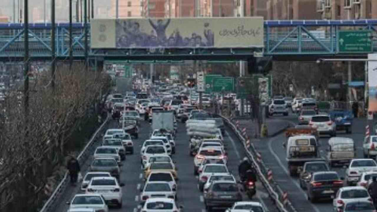  تحلیل ایران -ترافیک پرحجم و سنگین در اکثر معابر و بزرگراه‌های پایتخت