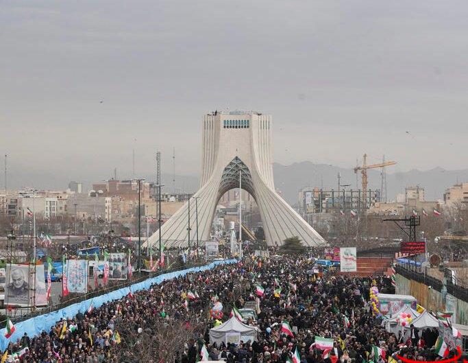  تحلیل ایران -آسوشیتدپرس: ایرانی‌ها با وجود فشار آمریکا جشن انقلاب را برگزار کردن