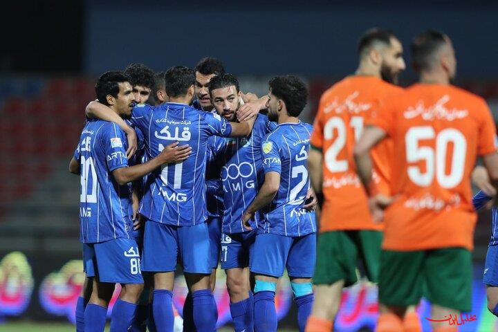  تحلیل ایران -استقلال با حضور هواداران و خبرنگاران تمرین می‌کند