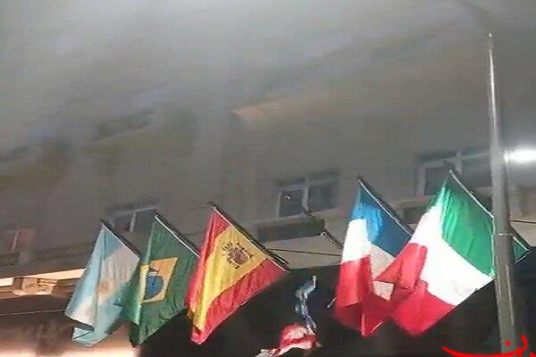  تحلیل ایران -معترضان آرژانتینی پرچم آمریکا را پایین کشیدند