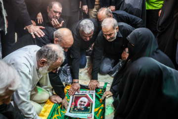 تشییع و خاکسپاری شهید «حسین سلامی» در حرم عبدالعظیم (ع)